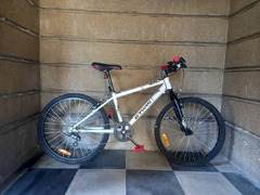 Продавам колело rockrider  300,24",